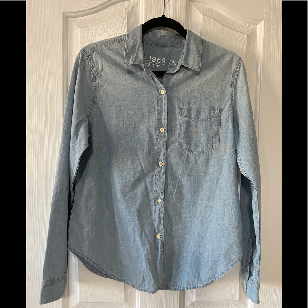 Gap 1969 Women’s Chambray Button Shirt M NWT
